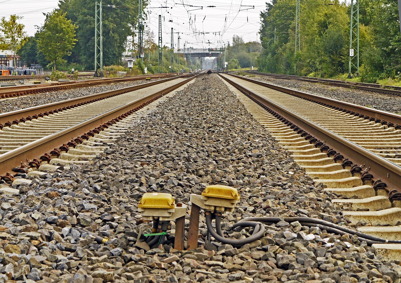 Railroad 2795137 1280 | Förderung für betriebliche Gleisanschlüsse endet am 31.12.25!