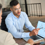 Investitionsbooster: Finanzberater erklärt Unternehmensstrategien zur Nutzung neuer Fördermöglichkeiten.