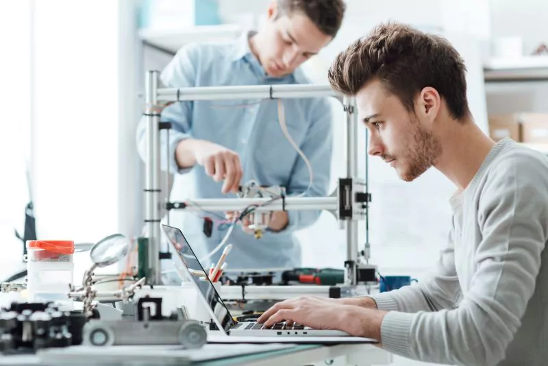 Förderung für Startups: Chancen für DeepTech-Unternehmen 2 Förderung für Startups: Junge Forscher